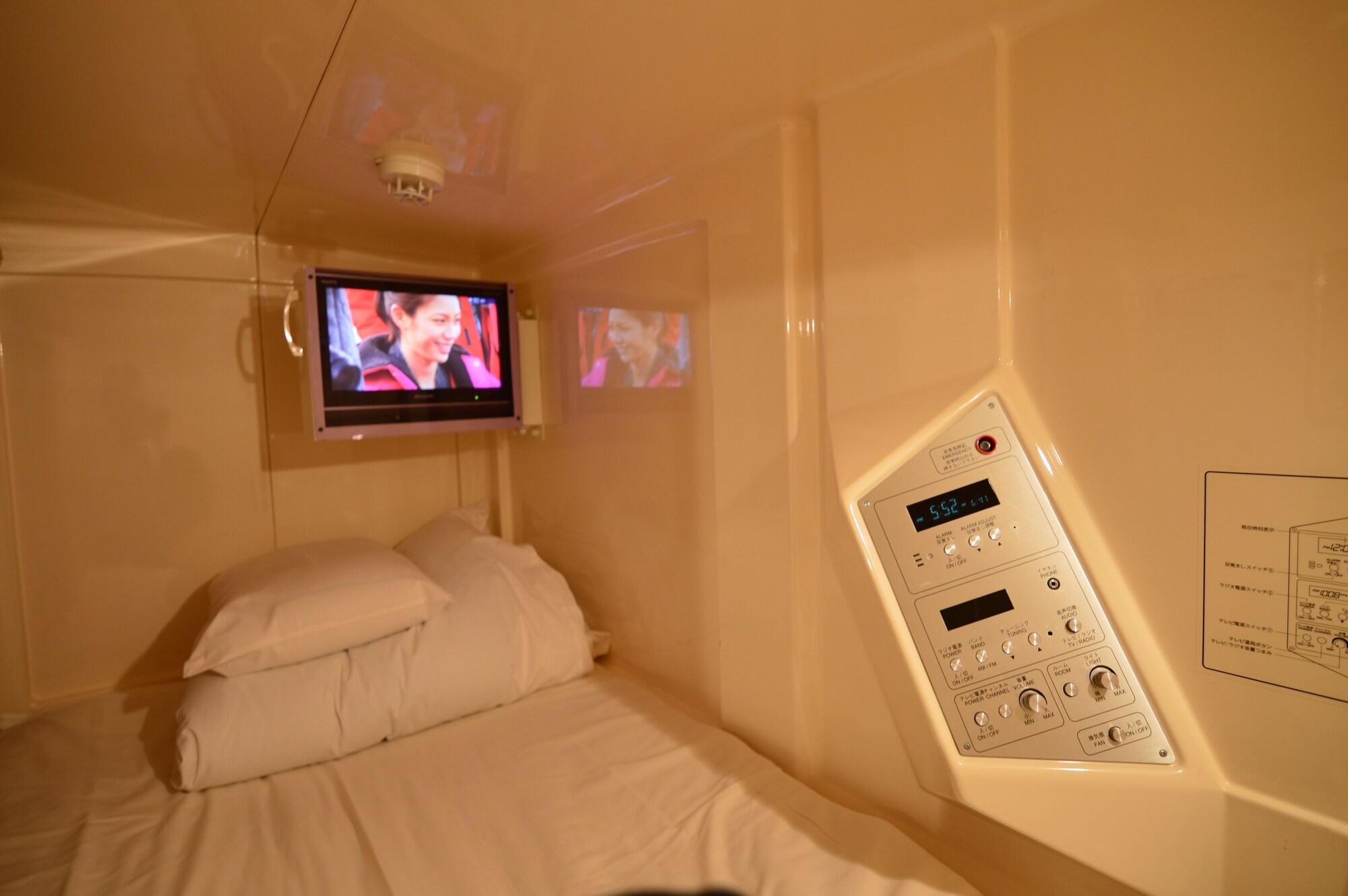 Capsule Inn Osaka - Caters To Men Εξωτερικό φωτογραφία